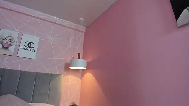 dolly zoe online show from December 1, 9:42 pm