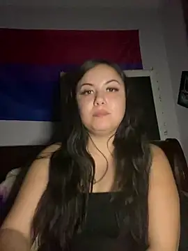 Snapshot of xocrybaby chatting on December 8, 4:14 am xocrybaby online show from December 8, 4:14 am