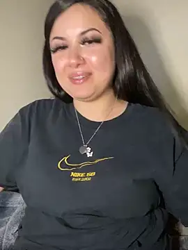 Snapshot of xocrybaby chatting on January 26, 2:24 am xocrybaby online show from January 26, 2:24 am