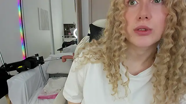 CarolMay online show from May 15, 7:04 am