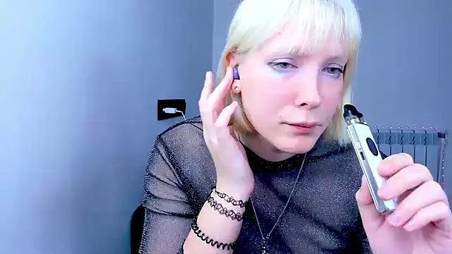 Snapshot of dollmore chatting on November 5, 2:55 am dollmore online show from November 5, 2:55 am