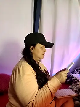 lucia vonne  online show from April 22, 1:52 am