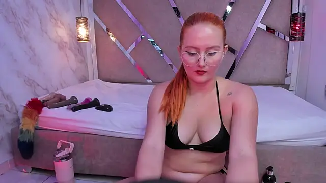 Snapshot of Renatta__ chatting on October 9, 8:40 pm Renatta online show from October 9, 8:40 pm