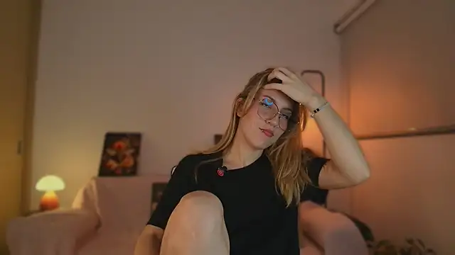 Dakotaa  online show from October 14, 4:46 am