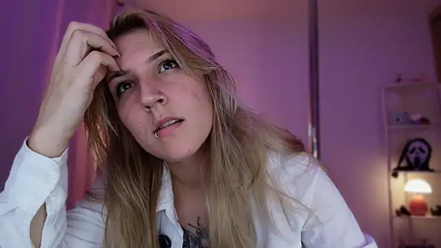 Dakotaa  online show from May 9, 1:44 am