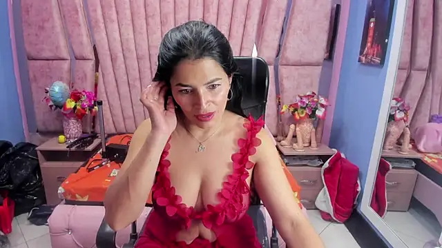 HornySkinny26 online show from November 3, 5:09 am