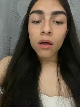 Snapshot of valendoll chatting on February 28, 1:15 am valendoll online show from February 28, 1:15 am