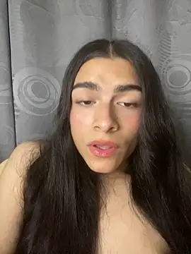 Snapshot of valendoll chatting on March 12, 11:44 pm valendoll online show from March 12, 11:44 pm