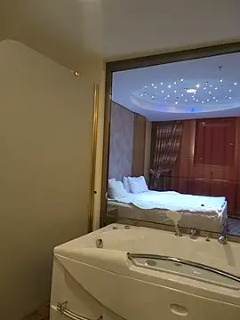 angel eyees online show from November 26, 6:20 pm