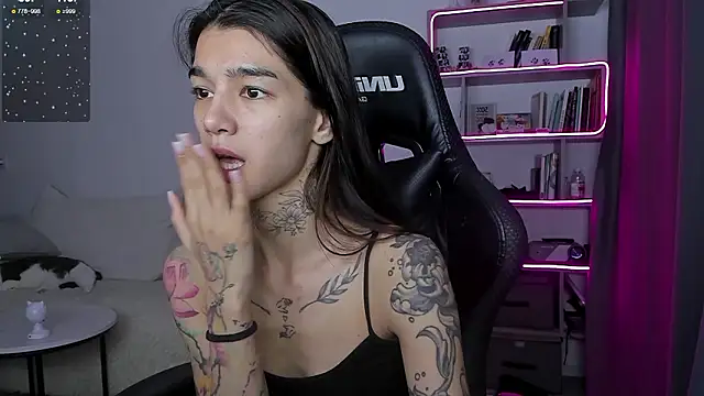 vinkitinkii online show from December 2, 7:58 am