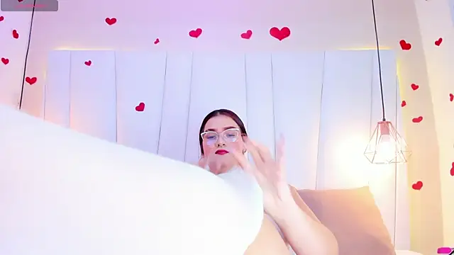 Snapshot of MelanieKlaus chatting on October 11, 7:12 pm MelanieKlaus online show from October 11, 7:12 pm