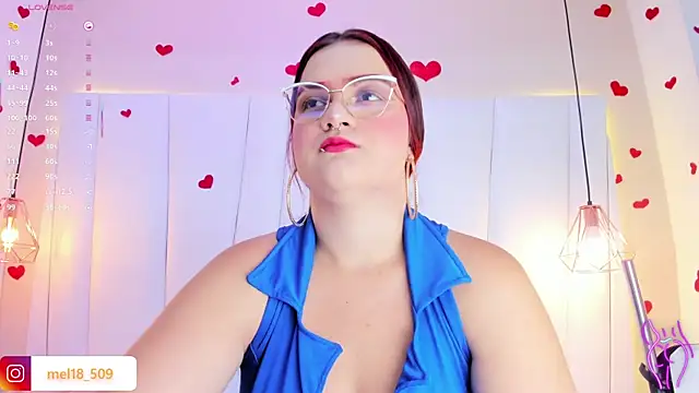 Snapshot of MelanieKlaus chatting on October 15, 11:21 am MelanieKlaus online show from October 15, 11:21 am