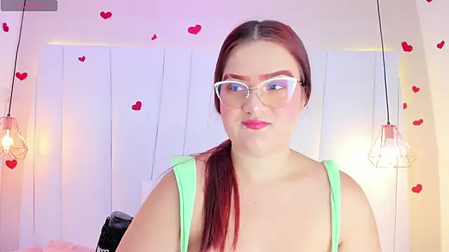 Snapshot of MelanieKlaus chatting on October 17, 11:13 am MelanieKlaus online show from October 17, 11:13 am