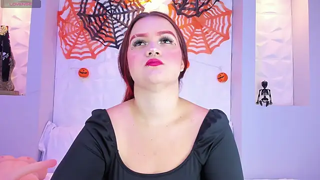 Snapshot of MelanieKlaus chatting on November 1, 11:23 am MelanieKlaus online show from November 1, 11:23 am