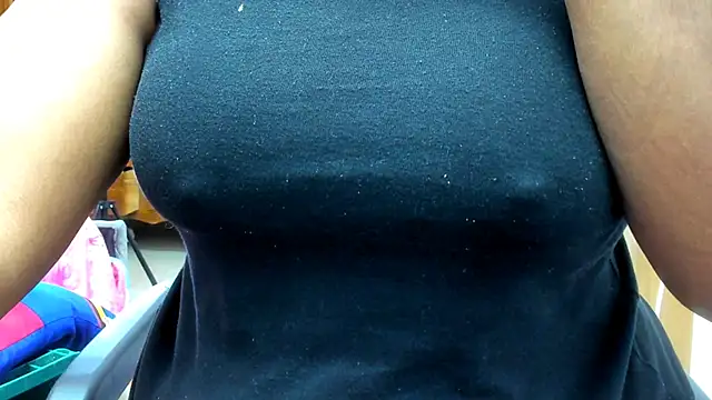 Snapshot of Camila_sandoval_01 chatting on October 1, 10:10 am Camila sandoval 01 online show from October 1, 10:10 am