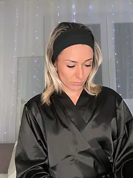 petrouchkaaa  online show from October 1, 8:15 pm