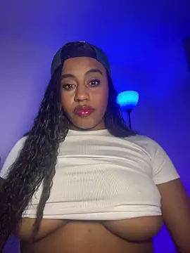 Snapshot of charlotteeruss chatting on January 14, 5:13 am charlotteeruss online show from January 14, 5:13 am