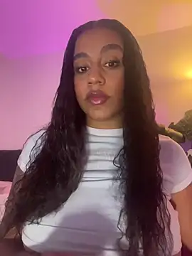 Snapshot of charlotteeruss chatting on February 3, 7:24 am charlotteeruss online show from February 3, 7:24 am