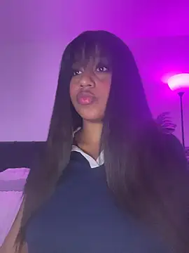 Snapshot of charlotteeruss chatting on February 8, 1:20 am charlotteeruss online show from February 8, 1:20 am