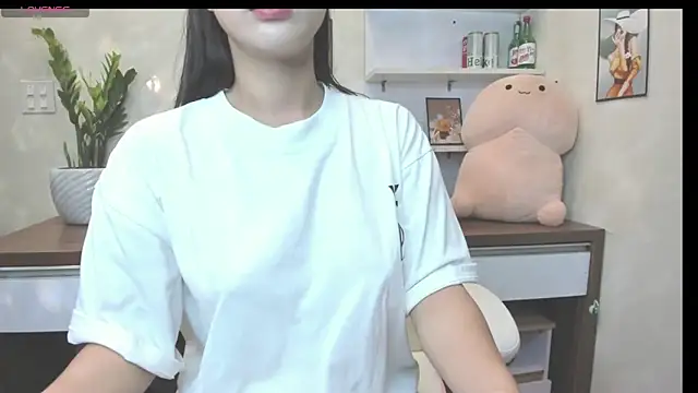 Snapshot of Mimini- chatting on October 1, 4:18 am Mimini- online show from October 1, 4:18 am