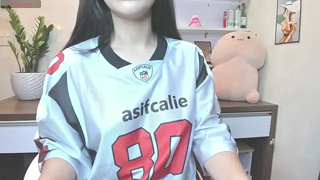 Snapshot of Mimini- chatting on October 11, 5:17 am Mimini- online show from October 11, 5:17 am