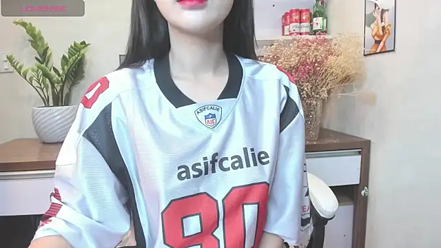 Snapshot of Mimini- chatting on November 2, 3:53 am Mimini- online show from November 2, 3:53 am