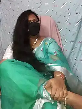 Snapshot of yours-kavaya chatting on December 6, 2:13 am yours-kavaya online show from December 6, 2:13 am