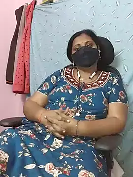 Snapshot of yours-kavaya chatting on December 31, 9:42 am yours-kavaya online show from December 31, 9:42 am