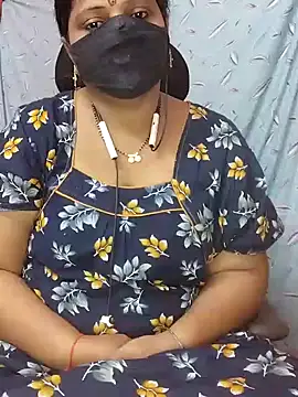 Snapshot of yours-kavaya chatting on January 1, 1:37 am yours-kavaya online show from January 1, 1:37 am