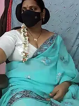 Snapshot of yours-kavaya chatting on January 3, 7:27 am yours-kavaya online show from January 3, 7:27 am