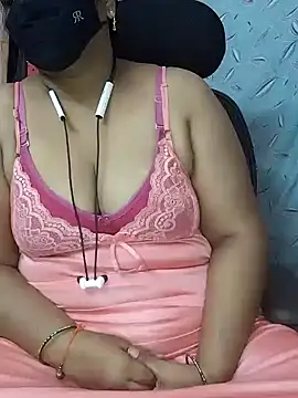 Snapshot of yours-kavaya chatting on January 7, 5:01 am yours-kavaya online show from January 7, 5:01 am