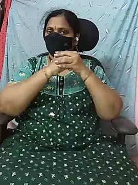 Snapshot of yours-kavaya chatting on January 10, 5:13 pm yours-kavaya online show from January 10, 5:13 pm