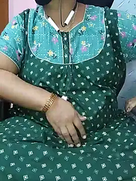 Snapshot of yours-kavaya chatting on January 23, 12:57 am yours-kavaya online show from January 23, 12:57 am