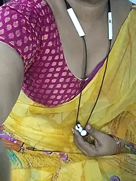 Snapshot of yours-kavaya chatting on March 15, 10:46 am yours-kavaya online show from March 15, 10:46 am