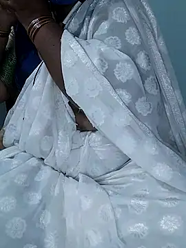 Snapshot of yours-kavaya chatting on March 17, 5:56 am yours-kavaya online show from March 17, 5:56 am