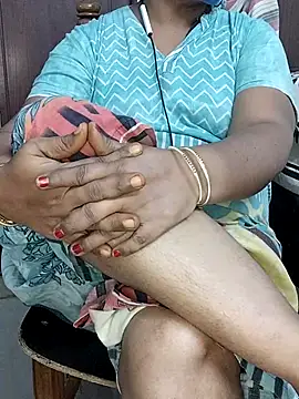 Snapshot of yours-kavaya chatting on October 5, 10:57 am yours-kavaya online show from October 5, 10:57 am