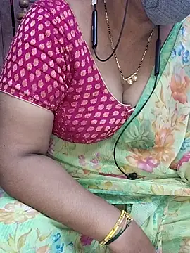 Snapshot of yours-kavaya chatting on October 23, 11:46 pm yours-kavaya online show from October 23, 11:46 pm