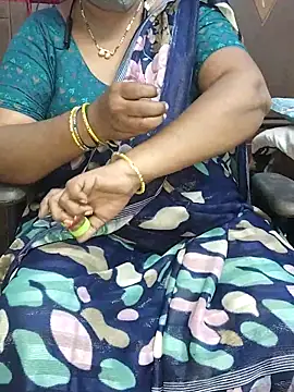 Snapshot of yours-kavaya chatting on October 31, 12:11 am yours-kavaya online show from October 31, 12:11 am