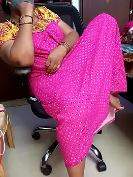 Snapshot of yours-kavaya chatting on November 1, 4:09 pm yours-kavaya online show from November 1, 4:09 pm