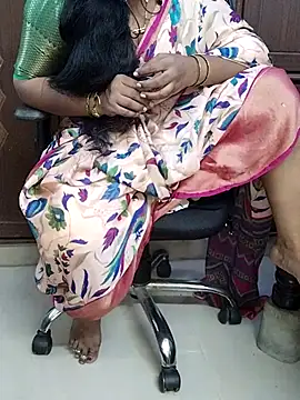 Snapshot of yours-kavaya chatting on November 2, 4:26 am yours-kavaya online show from November 2, 4:26 am