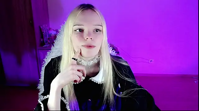 Snapshot of Emily_Nyaffee chatting on January 23, 9:29 pm Emily Nyaffee online show from January 23, 9:29 pm