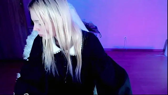 Snapshot of Emily_Nyaffee chatting on February 1, 12:29 am Emily Nyaffee online show from February 1, 12:29 am