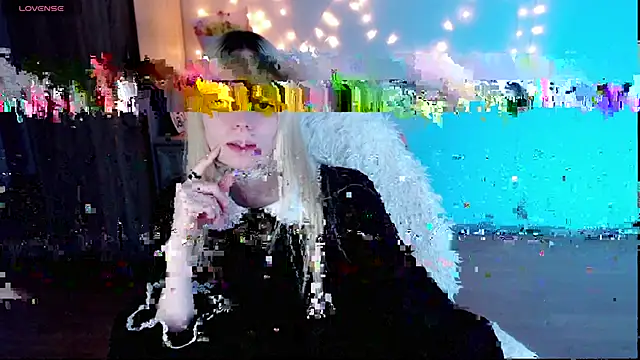 Snapshot of Emily_Nyaffee chatting on February 22, 12:05 am Emily Nyaffee online show from February 22, 12:05 am