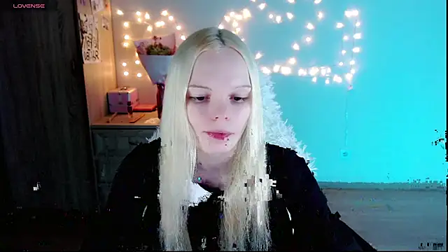 Snapshot of Emily_Nyaffee chatting on March 4, 8:16 pm Emily Nyaffee online show from March 4, 8:16 pm