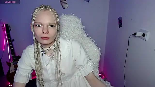 Emily Nyaffee online show from January 8, 5:10 am