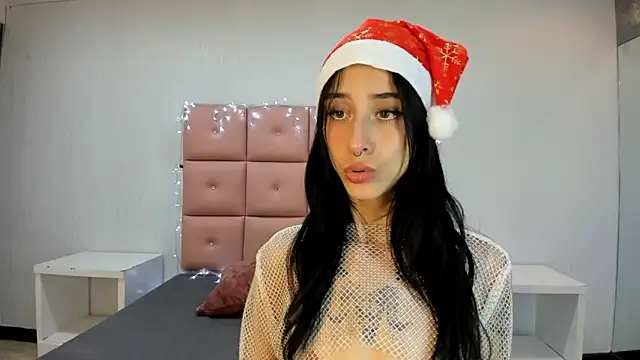 Snapshot of lhiamfit chatting on December 6, 3:44 pm lhiamfit online show from December 6, 3:44 pm