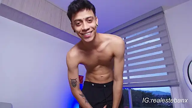 Esteban Knight online show from October 15, 10:32 pm