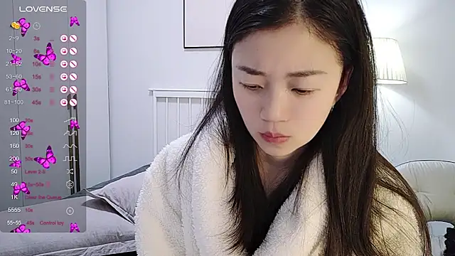 A-xena online show from December 11, 2:09 am
