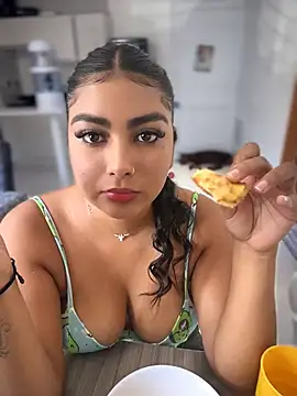 NatashaBrown12 online show from April 26, 2:48 pm