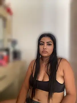 NatashaBrown12 online show from May 7, 7:19 pm